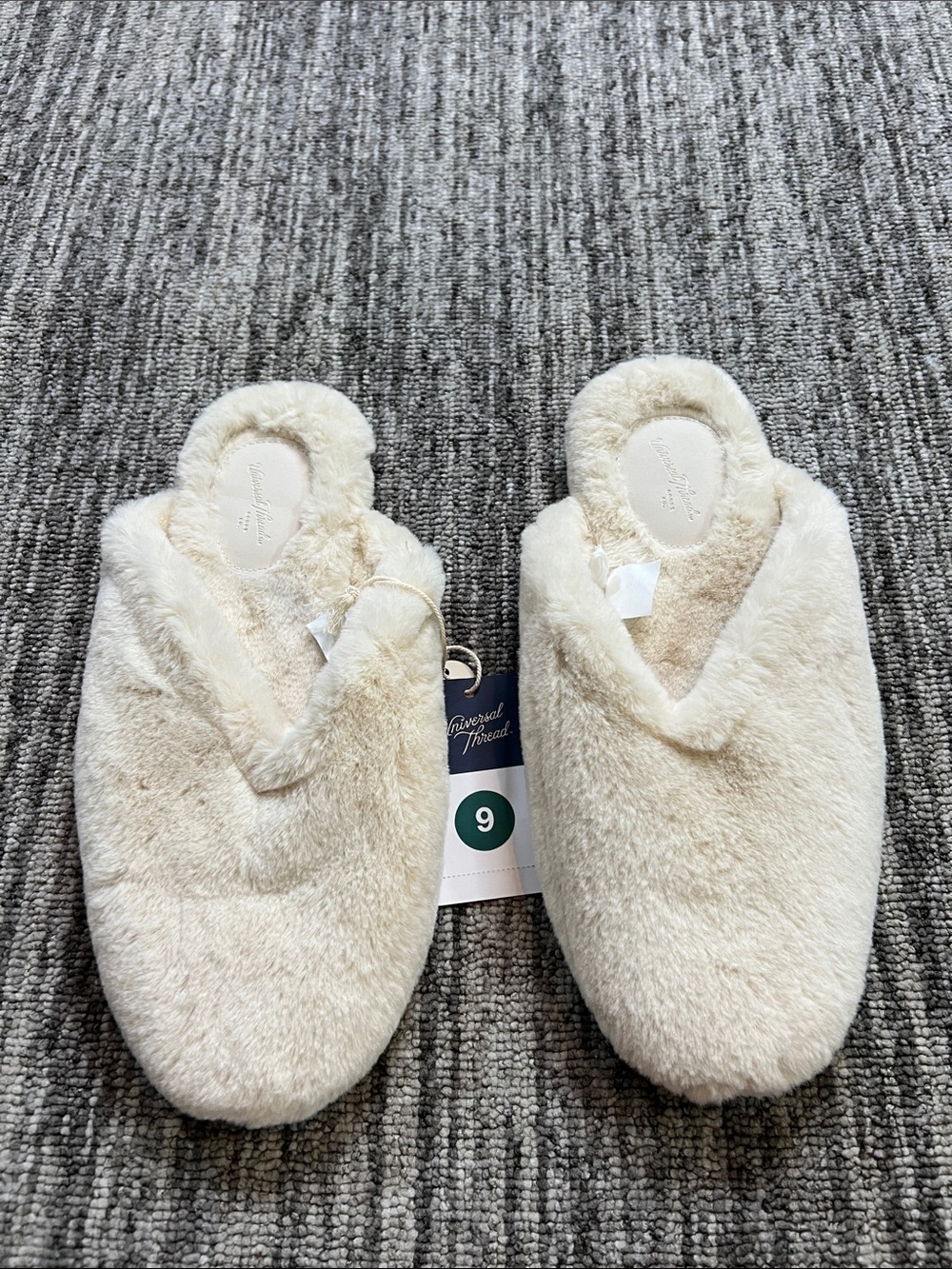 Universal Thread Cream Furry Slip-On Clippers Size 9